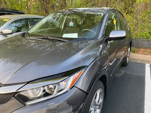 Used 2022 Honda HR-V LX image 10