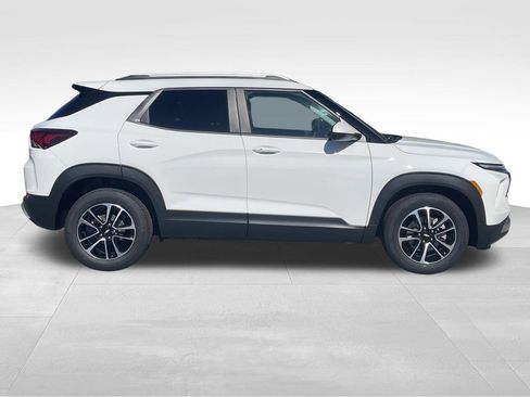 New 2026 Chevrolet TrailBlazer LT w/ Convenience Package image 2