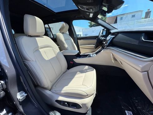 New 2026 Jeep Grand Cherokee Limited AWD/4WD image 20