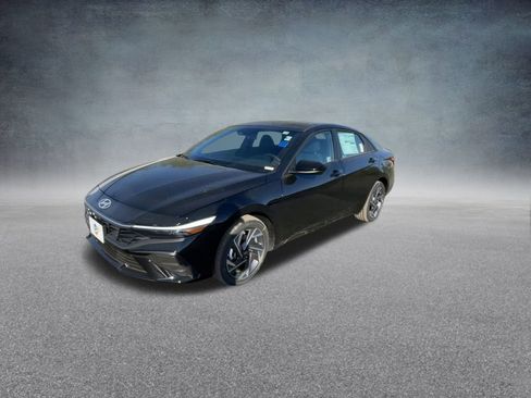 Used 2025 Hyundai Elantra SEL image 9