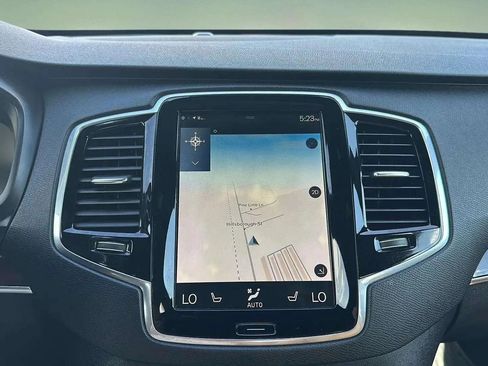 Used 2017 Volvo XC90 T6 Momentum w/ Vision Package image 36