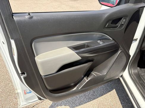 Used 2019 Chevrolet Colorado W/T RWD image 9