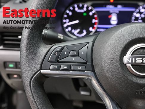 Used 2024 Nissan Sentra SV FWD image 15