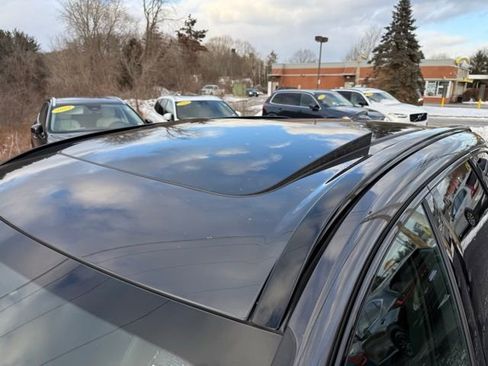 Certified 2023 Volvo XC60 B5 Plus w/ Climate Package image 15