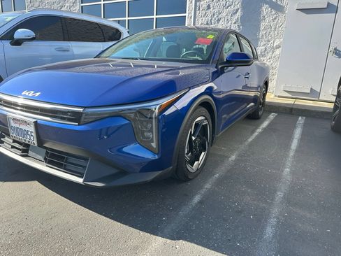 Certified 2025 Kia K4 EX FWD image 1