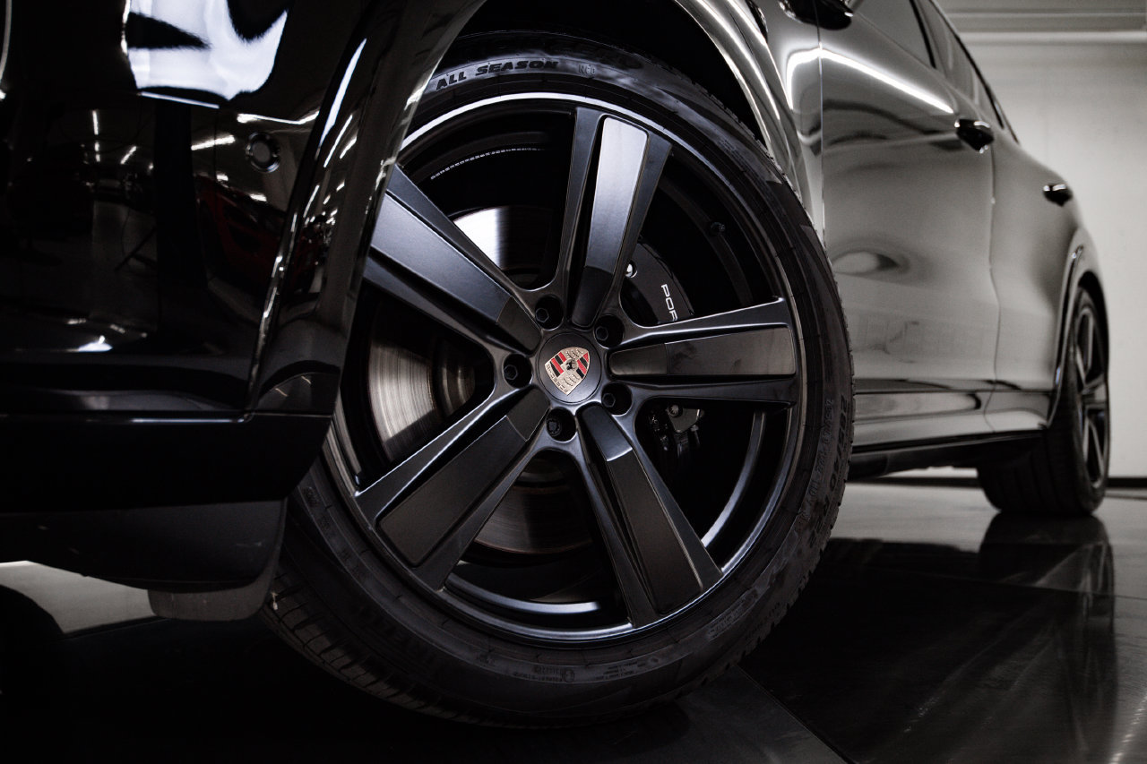 Certified 2026 Porsche Cayenne GTS AWD/4WD image 11