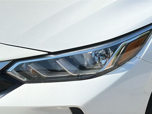 Used 2022 Nissan Sentra SV w/ All-Weather Package FWD image 4