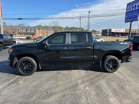 Used 2023 Chevrolet Silverado 1500 Custom image 2