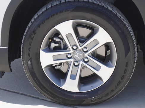 Used 2025 Honda Pilot EX-L image 4