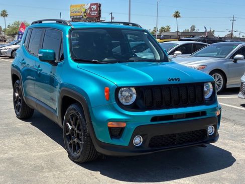 Used 2020 Jeep Renegade Altitude w/ UConnect 8.4 Nav Group FWD image 13