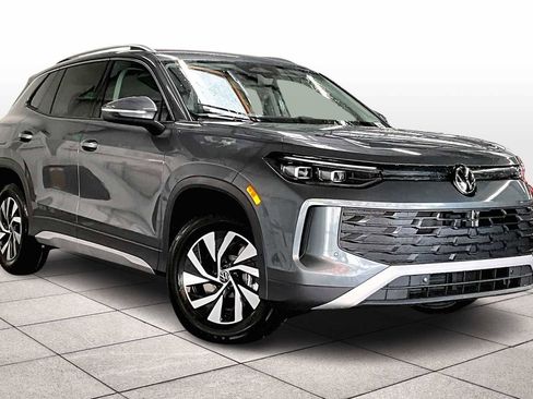 New 2026 Volkswagen Tiguan S image 2