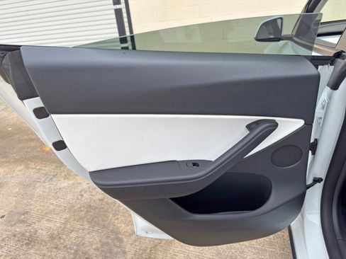 Used 2022 Tesla Model Y Performance AWD/4WD image 43