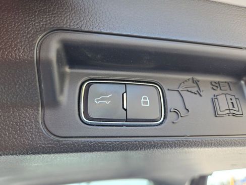 Used 2023 Ford Explorer Platinum w/ Technology Package AWD/4WD image 24