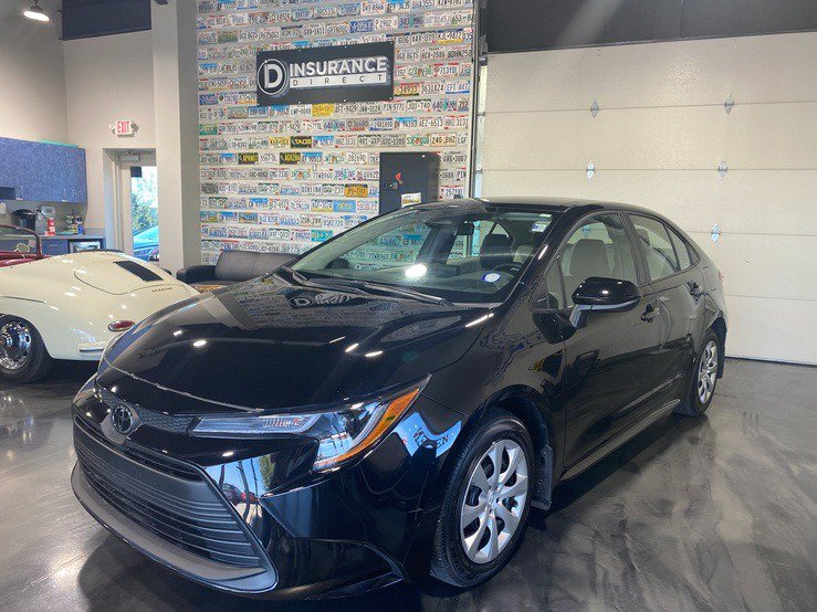 Used 2026 Toyota Corolla LE FWD image 3