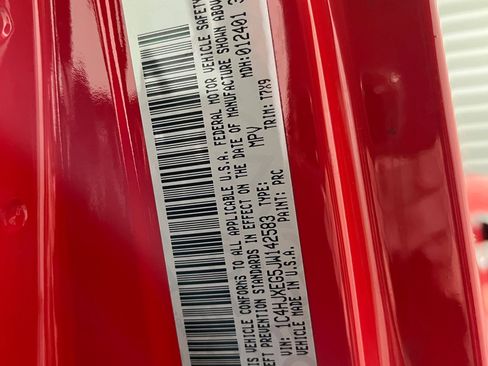 Used 2018 Jeep Wrangler Unlimited Sahara image 16