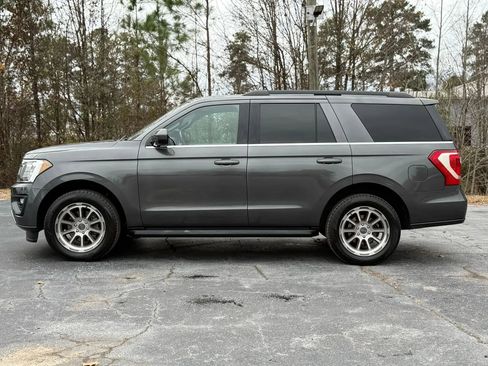 Used 2018 Ford Expedition XLT image 4