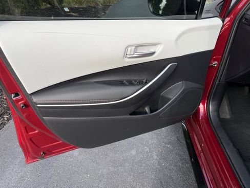 Certified 2025 Toyota Corolla SE image 10