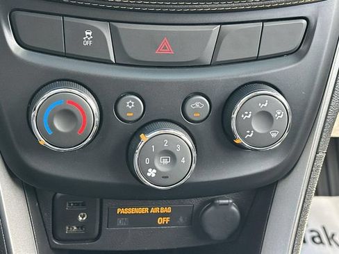 Certified 2020 Chevrolet Trax LT w/ LT Convenience Package AWD/4WD image 25