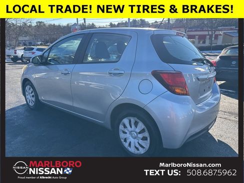 Used 2016 Toyota Yaris L image 5