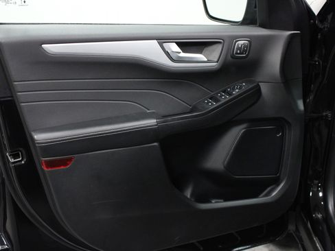 Used 2025 Ford Escape Platinum image 11