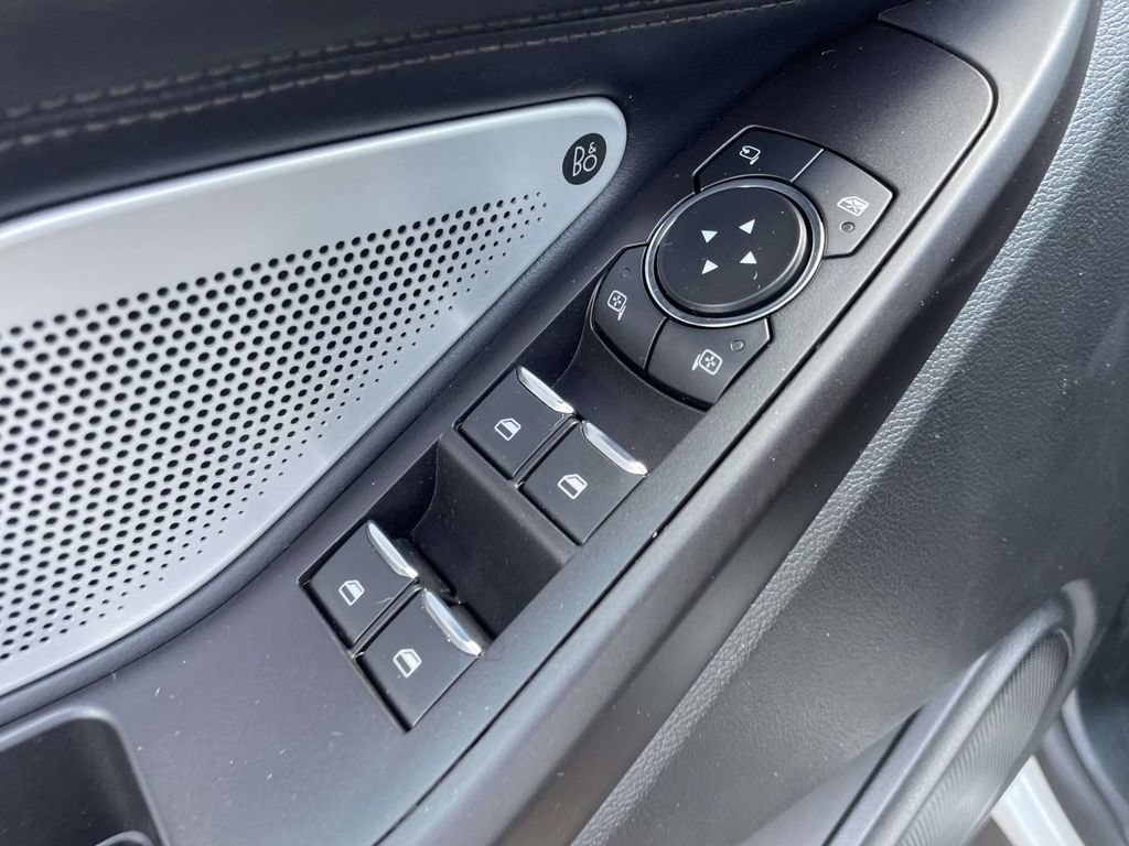 Used 2020 Ford Explorer Platinum w/ Premium Technology Package AWD/4WD image 18
