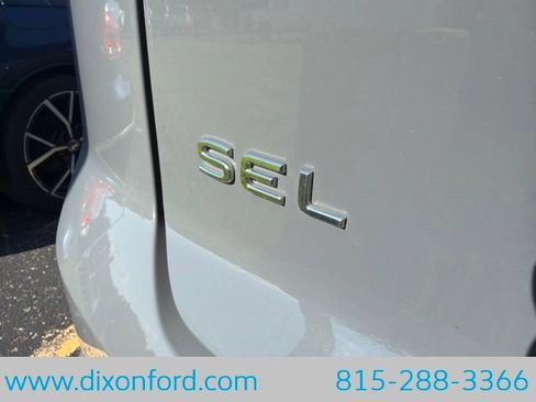 Used 2023 Volkswagen Atlas Cross Sport SEL R-Line AWD/4WD image 10