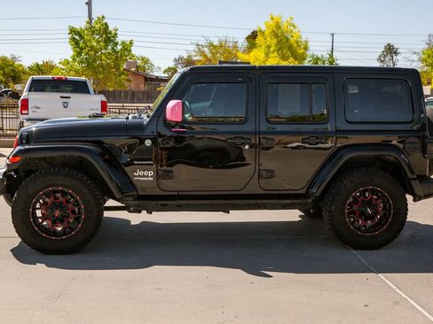 Used 2020 Jeep Wrangler Unlimited Sahara AWD/4WD image 8