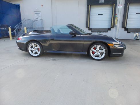 Used 2005 Porsche 911 Cabriolet image 13