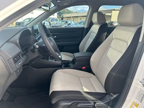 Used 2025 Honda CR-V LX image 17