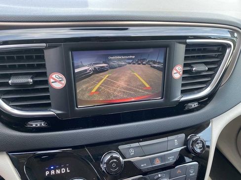 Used 2023 Chrysler Voyager LX FWD image 19