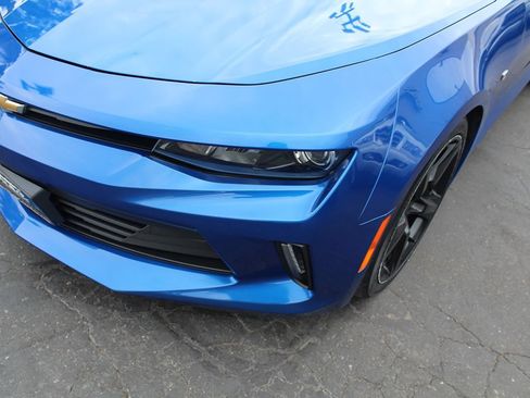 Used 2017 Chevrolet Camaro LT RWD image 10