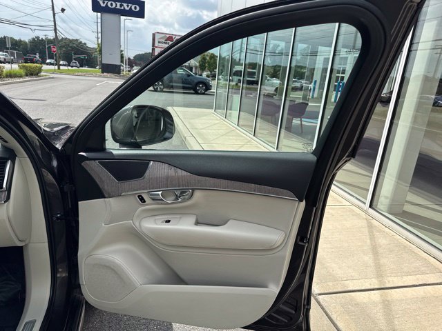 Certified 2023 Volvo XC90 B6 Plus w/ Protection Package AWD/4WD image 14