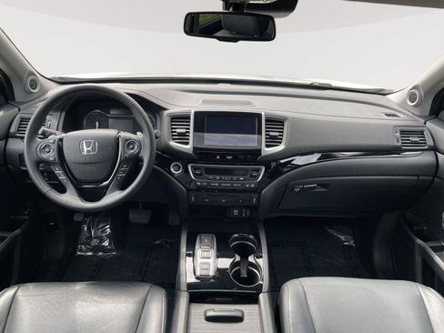 Used 2018 Honda Pilot Touring image 26
