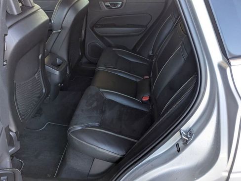 Used 2018 Volvo XC60 T6 R-Design w/ Convenience Package image 14