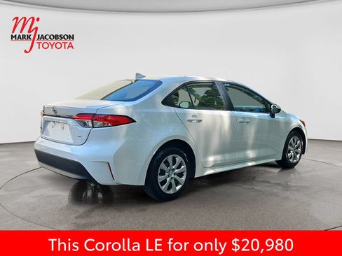 Used 2024 Toyota Corolla LE FWD image 9