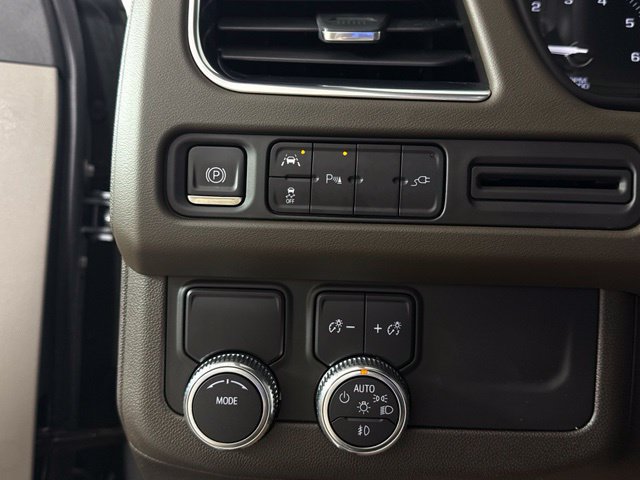 Used 2021 GMC Yukon XL SLT w/ Rear Media and Nav Package RWD image 29