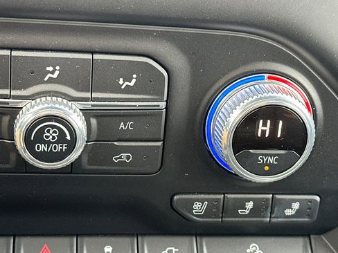 Used 2020 GMC Sierra 2500 AT4 w/ AT4 Premium Package image 29