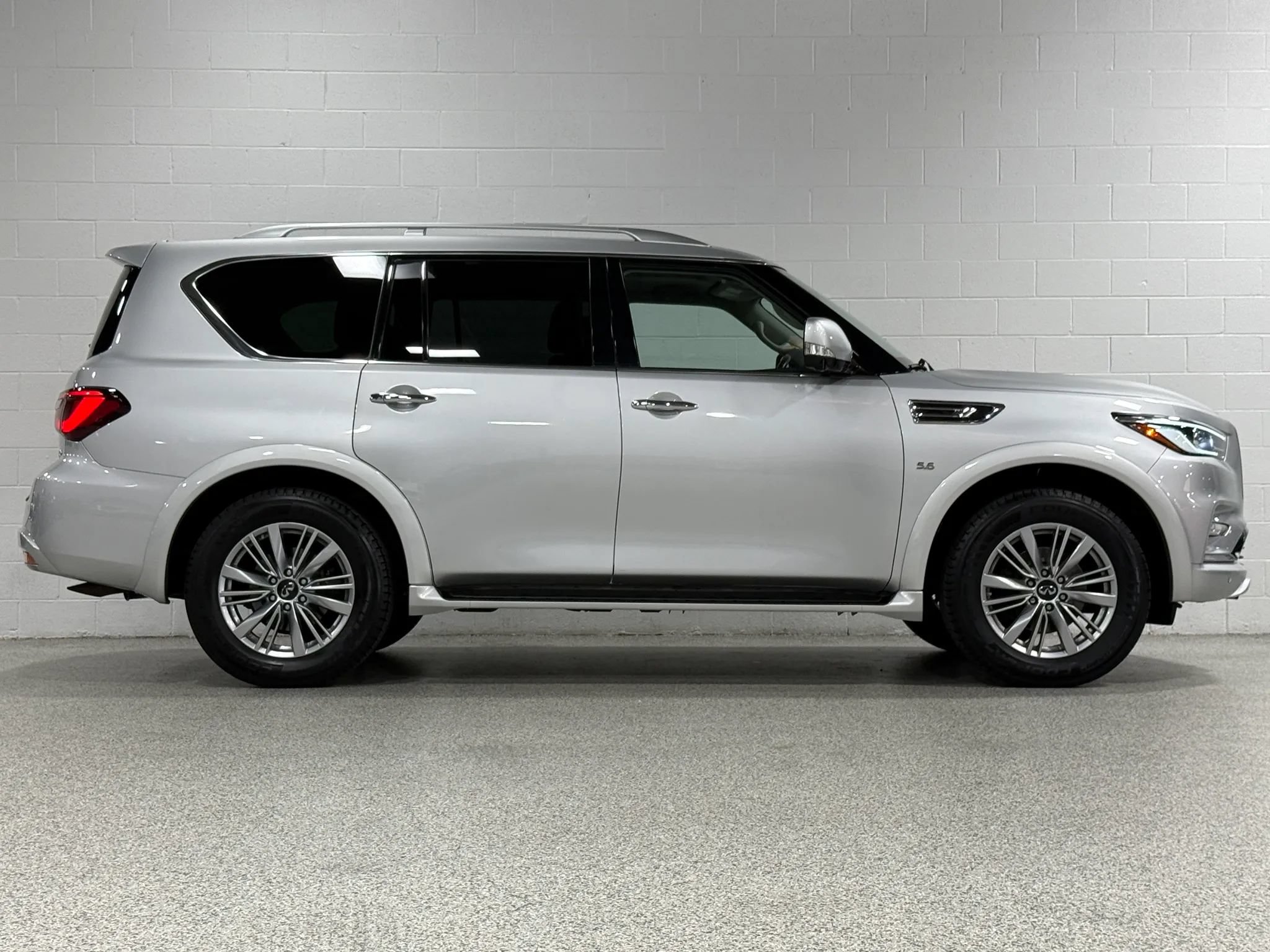 Used 2019 INFINITI QX80 Luxe w/ Proassist Package AWD/4WD image 5