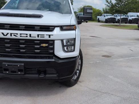 Used 2021 Chevrolet Silverado 2500 Custom w/ Custom Value Package AWD/4WD image 11