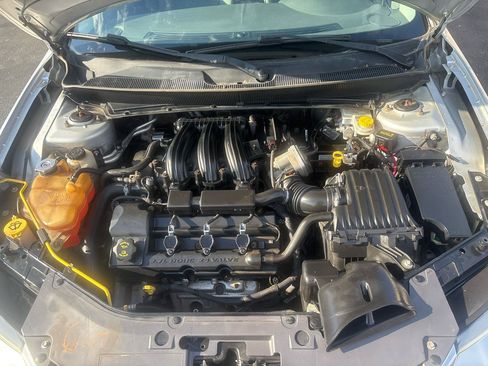 Used 2008 Chrysler Sebring Touring FWD image 25
