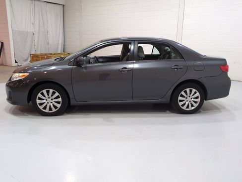 Used 2013 Toyota Corolla LE FWD image 6