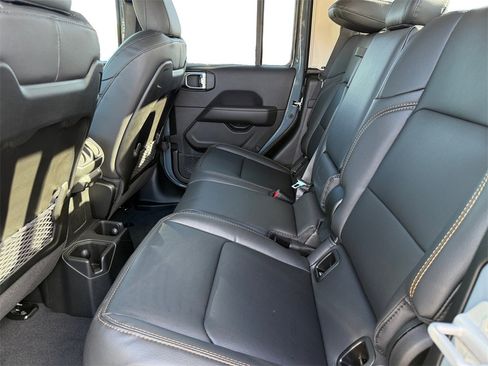 New 2025 Jeep Gladiator Sport image 14