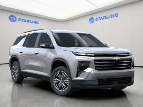Used 2026 Chevrolet Traverse LT FWD image 7