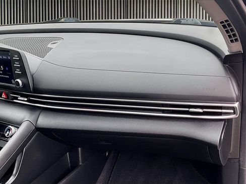 Used 2023 Hyundai Elantra SEL image 16