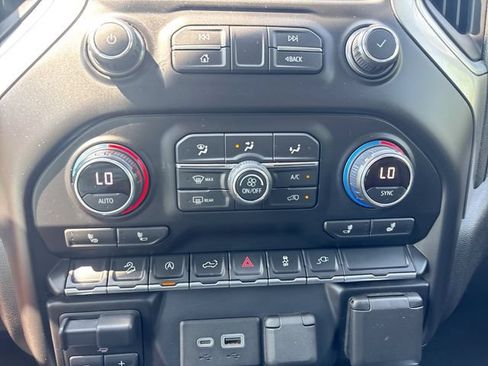 Used 2021 Chevrolet Silverado 1500 LT Trail Boss w/ Convenience Package II AWD/4WD image 19