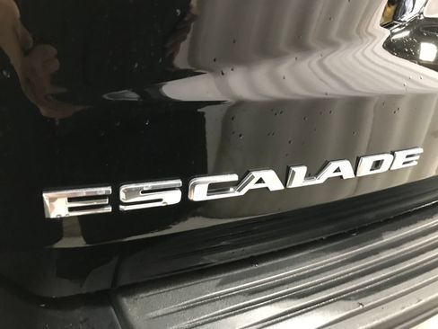 Used 2022 Cadillac Escalade Sport w/ Touring Package AWD/4WD image 7