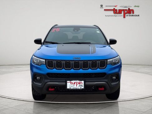 Used 2025 Jeep Compass Trailhawk w/ Trailhawk Elite Group AWD/4WD image 8