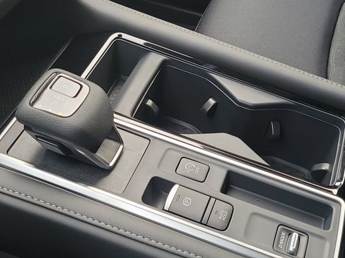 New 2026 Nissan Pathfinder SV FWD image 32