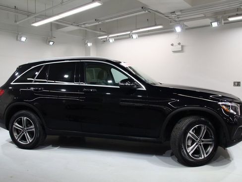Used 2019 Mercedes-Benz GLC 300 4MATIC image 11