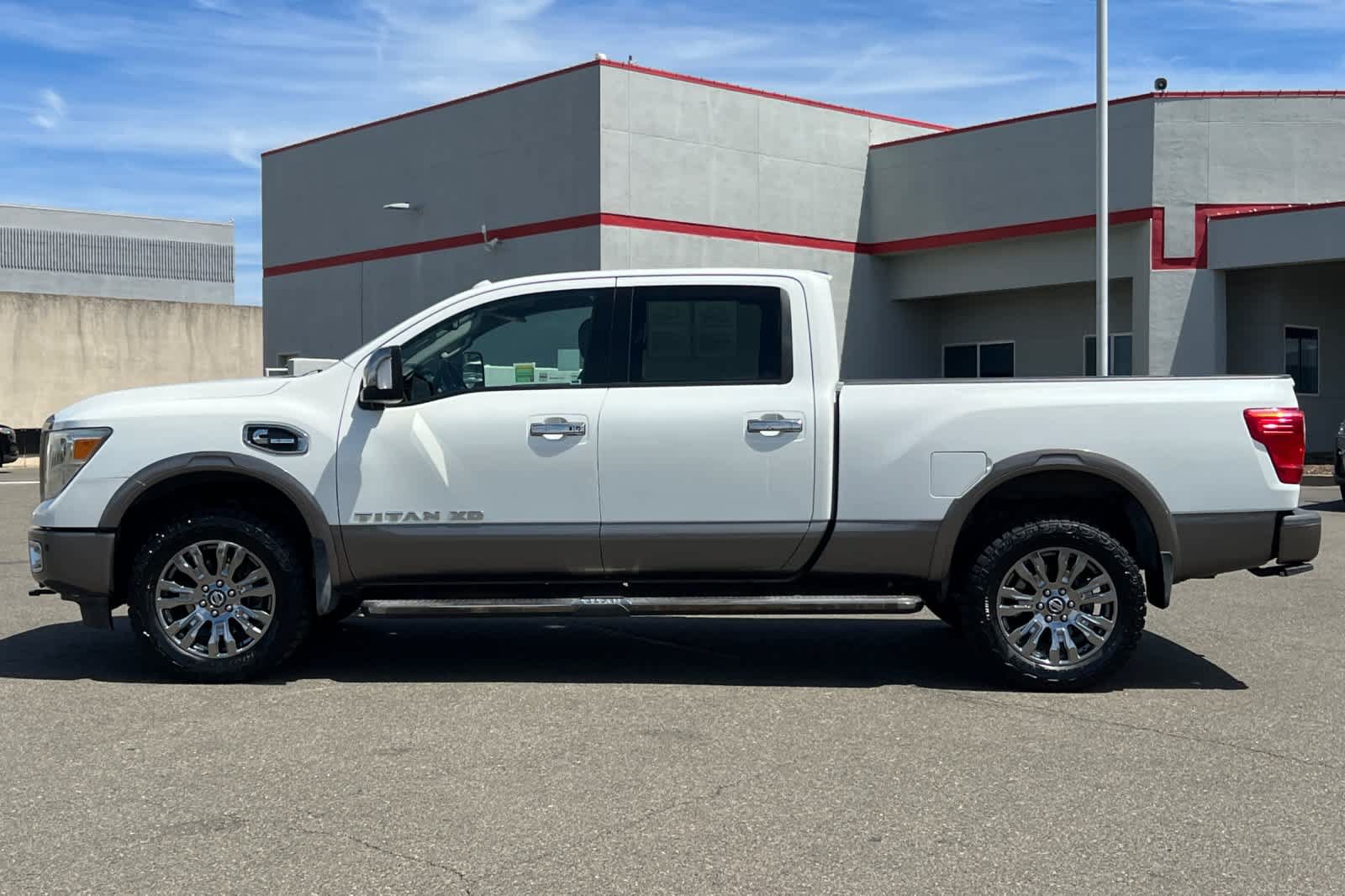 Used 2016 Nissan Titan Platinum Reserve AWD/4WD image 9